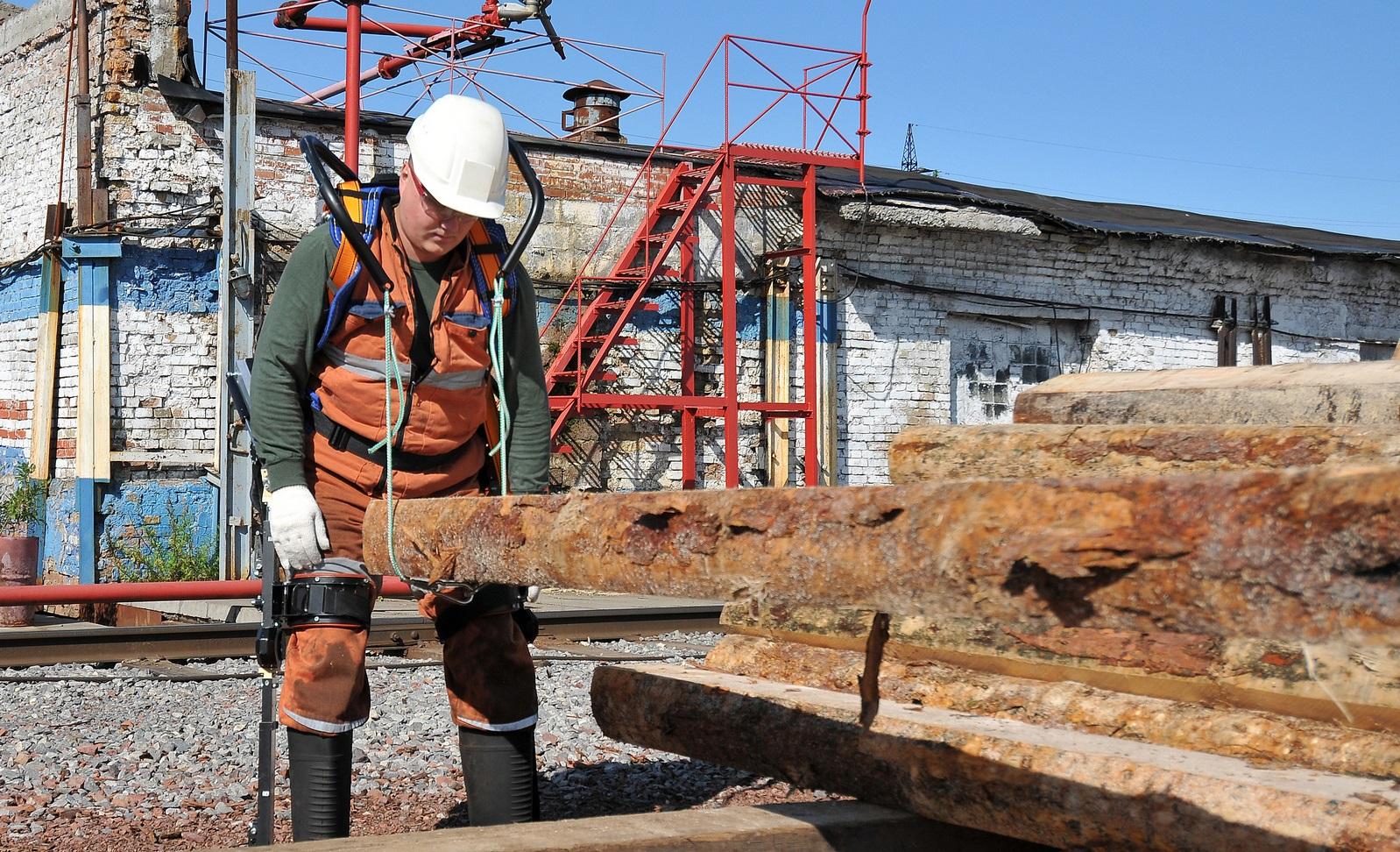 «Воркутауголь» протестировала опытный образец экзоскелета