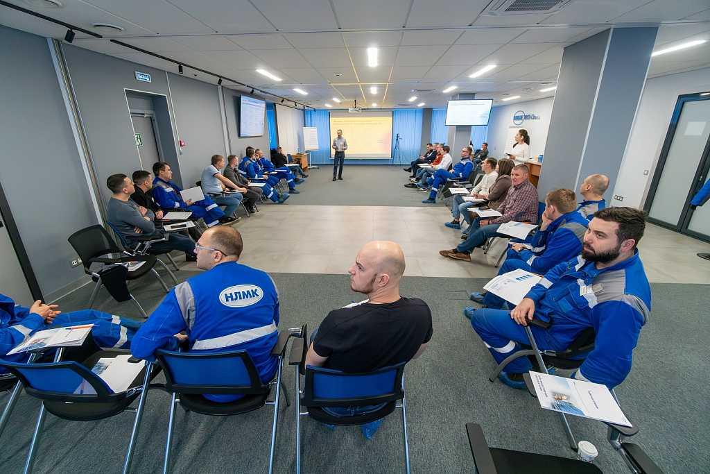 ВИЗ-Сталь усиливает управленческие компетенции руководителей